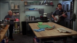 Call Me Kat Battle Bots - Season 01 Episode 13